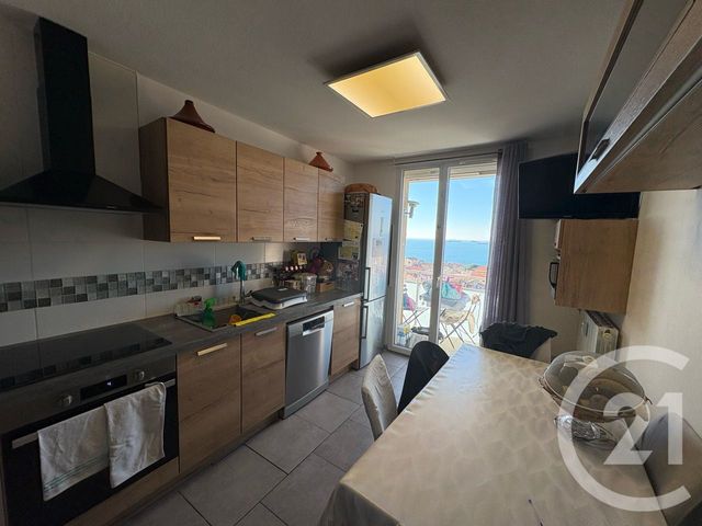 Appartement T4 à vendre - 5 pièces - 78.5 m2 - PORT DE BOUC - 13 - PROVENCE-ALPES-COTE-D-AZUR - Century 21 Icaza Immobilier