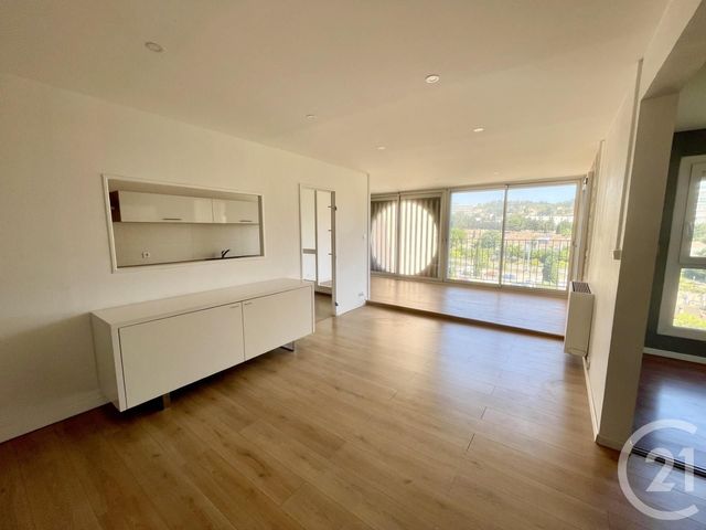 Appartement T3 à louer - 3 pièces - 78.25 m2 - MARTIGUES - 13 - PROVENCE-ALPES-COTE-D-AZUR - Century 21 Icaza Immobilier