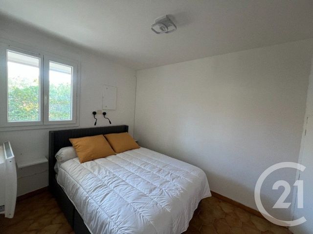 Afficher la photo en grand Appartement T2 à vendre - 2 pièces - 31.5 m2 - MARTIGUES - 13 - PROVENCE-ALPES-COTE-D-AZUR - Century 21 Icaza Immobilier