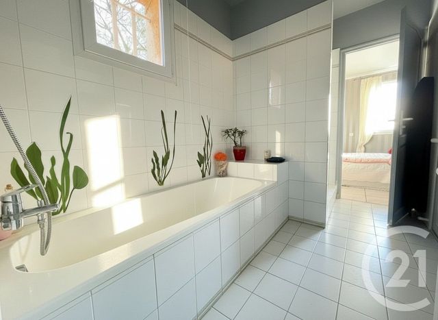 maison à vendre - 5 pièces - 152.0 m2 - ST MITRE LES REMPARTS - 13 - PROVENCE-ALPES-COTE-D-AZUR - Century 21 Icaza Immobilier