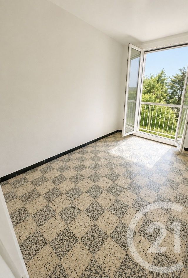 Appartement T3 à vendre - 3 pièces - 63.0 m2 - PORT DE BOUC - 13 - PROVENCE-ALPES-COTE-D-AZUR - Century 21 Icaza Immobilier
