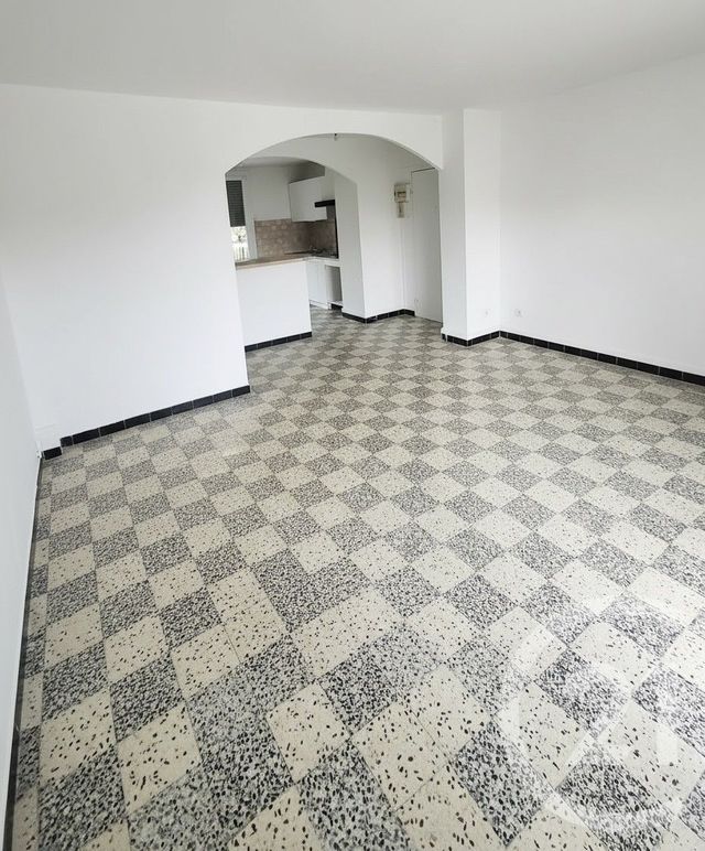 Appartement T3 à vendre - 3 pièces - 63.0 m2 - PORT DE BOUC - 13 - PROVENCE-ALPES-COTE-D-AZUR - Century 21 Icaza Immobilier
