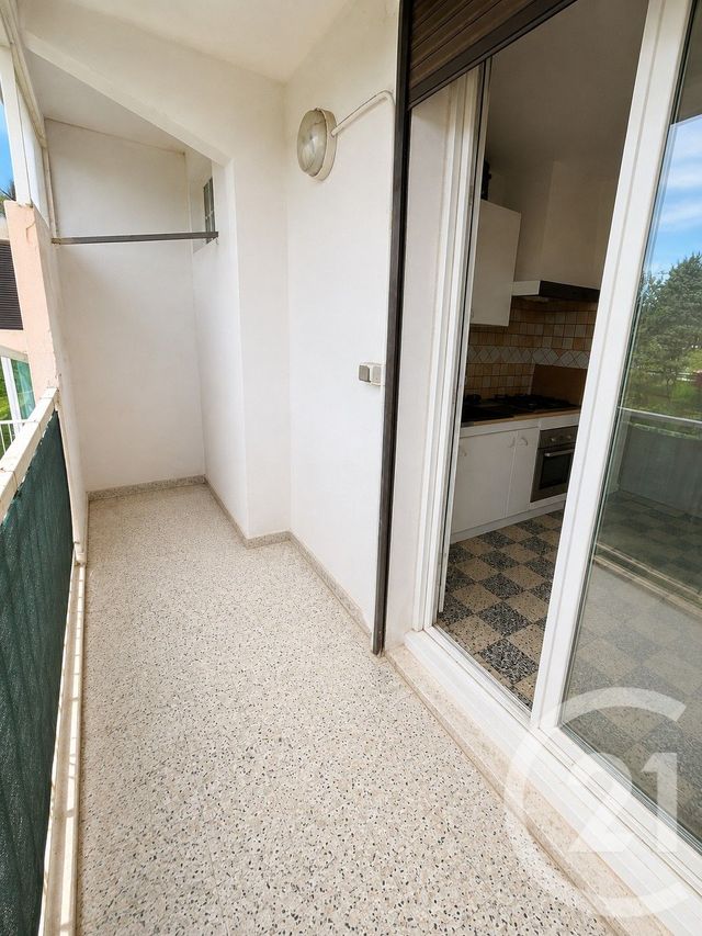 Appartement T3 à vendre - 3 pièces - 63.0 m2 - PORT DE BOUC - 13 - PROVENCE-ALPES-COTE-D-AZUR - Century 21 Icaza Immobilier