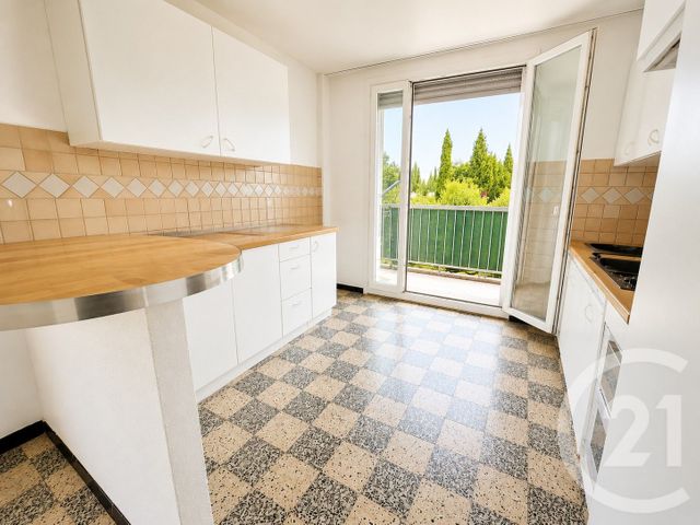 Appartement T3 à vendre - 3 pièces - 63.0 m2 - PORT DE BOUC - 13 - PROVENCE-ALPES-COTE-D-AZUR - Century 21 Icaza Immobilier