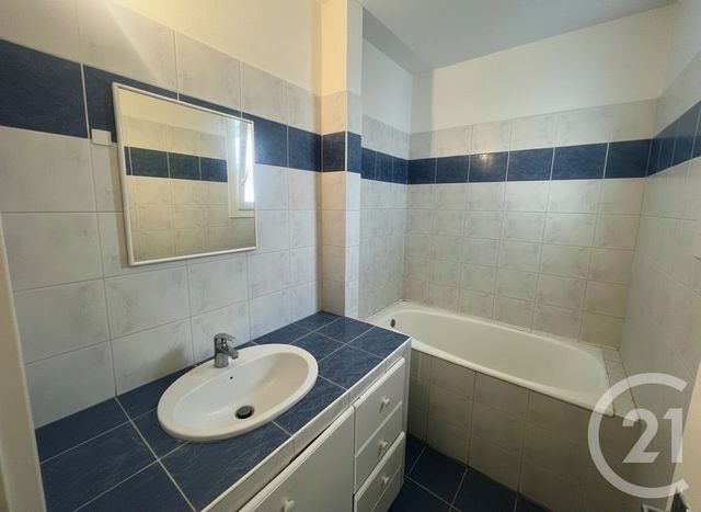 Appartement T3 à vendre - 3 pièces - 63.0 m2 - PORT DE BOUC - 13 - PROVENCE-ALPES-COTE-D-AZUR - Century 21 Icaza Immobilier