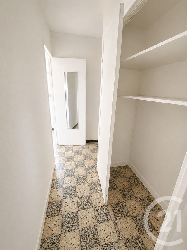 Appartement T3 à vendre - 3 pièces - 63.0 m2 - PORT DE BOUC - 13 - PROVENCE-ALPES-COTE-D-AZUR - Century 21 Icaza Immobilier