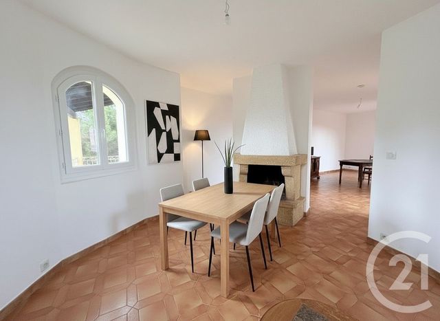 maison à vendre - 7 pièces - 193.0 m2 - ST MITRE LES REMPARTS - 13 - PROVENCE-ALPES-COTE-D-AZUR - Century 21 Icaza Immobilier