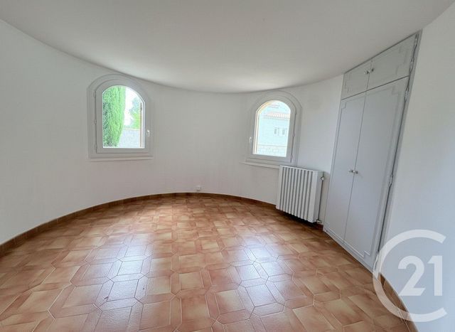 Appartement à vendre - 3 pièces - 80.0 m2 - ST MITRE LES REMPARTS - 13 - PROVENCE-ALPES-COTE-D-AZUR - Century 21 Icaza Immobilier