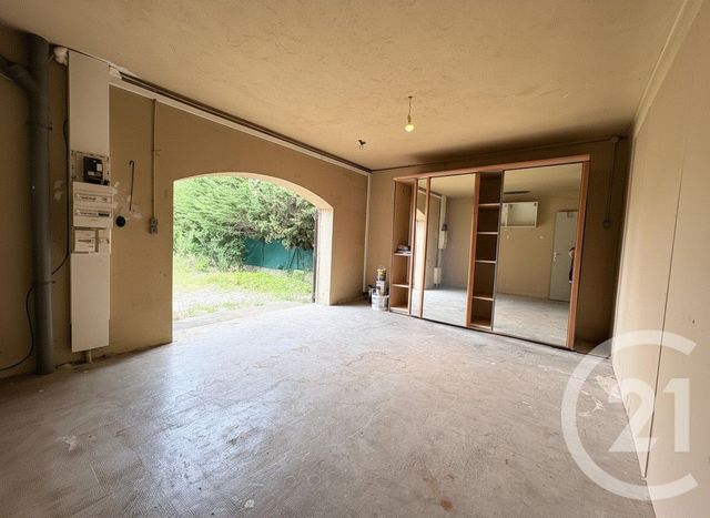 Appartement à vendre - 3 pièces - 80.0 m2 - ST MITRE LES REMPARTS - 13 - PROVENCE-ALPES-COTE-D-AZUR - Century 21 Icaza Immobilier