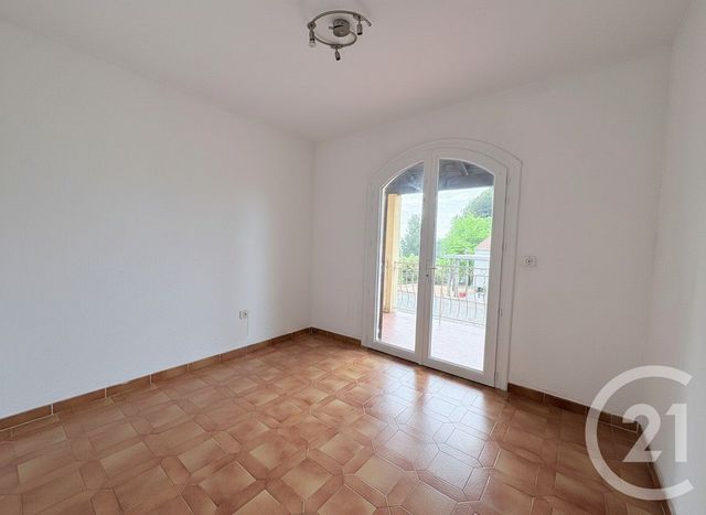 Appartement à vendre - 4 pièces - 114.81 m2 - ST MITRE LES REMPARTS - 13 - PROVENCE-ALPES-COTE-D-AZUR - Century 21 Icaza Immobilier