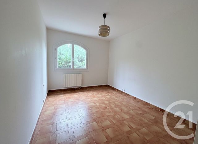 Appartement à vendre - 4 pièces - 114.81 m2 - ST MITRE LES REMPARTS - 13 - PROVENCE-ALPES-COTE-D-AZUR - Century 21 Icaza Immobilier