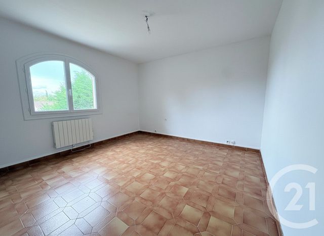 Appartement à vendre - 4 pièces - 114.81 m2 - ST MITRE LES REMPARTS - 13 - PROVENCE-ALPES-COTE-D-AZUR - Century 21 Icaza Immobilier