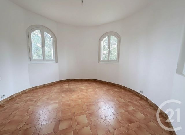 Appartement à vendre - 4 pièces - 114.81 m2 - ST MITRE LES REMPARTS - 13 - PROVENCE-ALPES-COTE-D-AZUR - Century 21 Icaza Immobilier