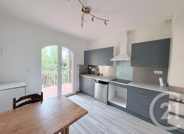 Appartement à vendre - 4 pièces - 114.81 m2 - ST MITRE LES REMPARTS - 13 - PROVENCE-ALPES-COTE-D-AZUR - Century 21 Icaza Immobilier