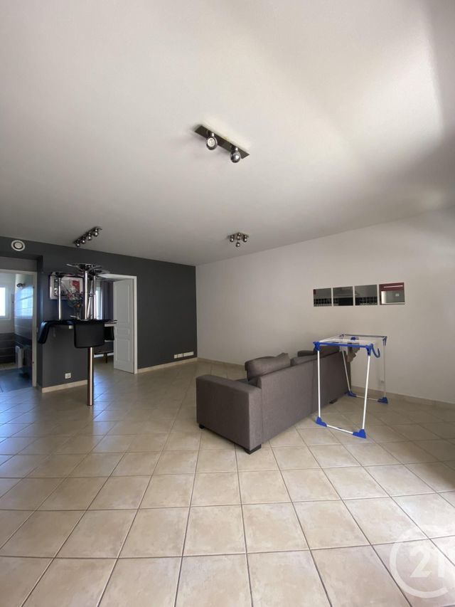 Appartement T2 à louer - 2 pièces - 43.91 m2 - CHATEAUNEUF LES MARTIGUES - 13 - PROVENCE-ALPES-COTE-D-AZUR - Century 21 Icaza Immobilier