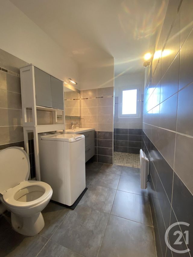 Appartement T2 à louer - 2 pièces - 43.91 m2 - CHATEAUNEUF LES MARTIGUES - 13 - PROVENCE-ALPES-COTE-D-AZUR - Century 21 Icaza Immobilier
