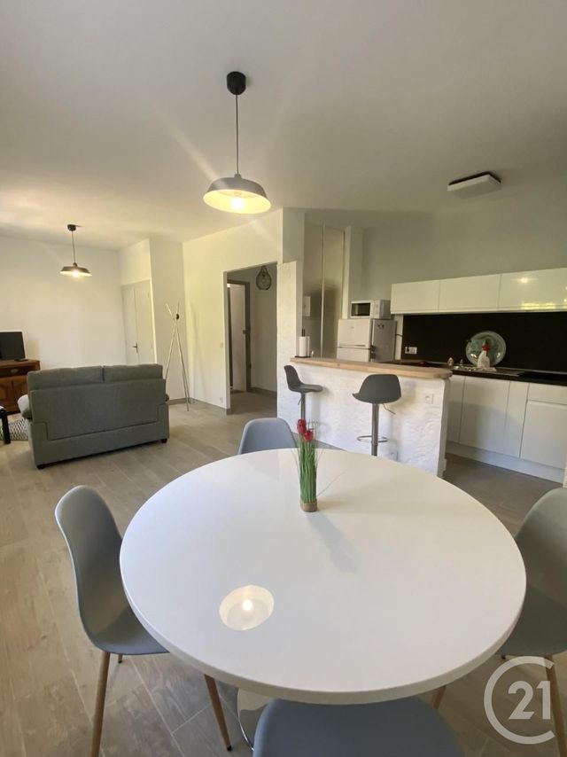 Appartement T2 à louer - 2 pièces - 48.2 m2 - CHATEAUNEUF LES MARTIGUES - 13 - PROVENCE-ALPES-COTE-D-AZUR - Century 21 Icaza Immobilier