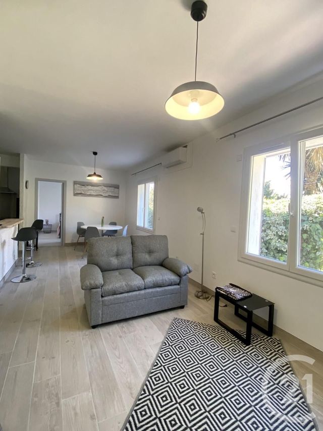 Appartement T2 à louer - 2 pièces - 48.2 m2 - CHATEAUNEUF LES MARTIGUES - 13 - PROVENCE-ALPES-COTE-D-AZUR - Century 21 Icaza Immobilier