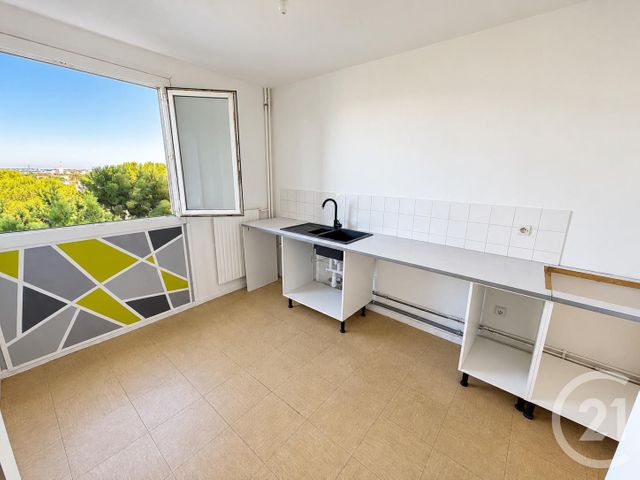 Appartement F3 à vendre - 3 pièces - 66.0 m2 - PORT DE BOUC - 13 - PROVENCE-ALPES-COTE-D-AZUR - Century 21 Icaza Immobilier