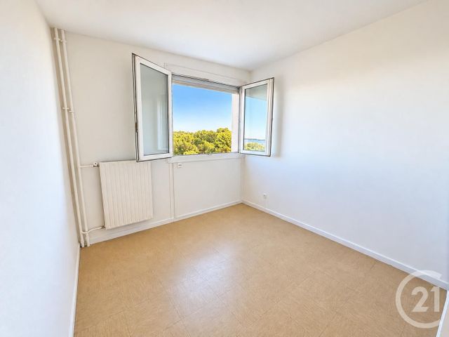 Appartement F3 à vendre - 3 pièces - 66.0 m2 - PORT DE BOUC - 13 - PROVENCE-ALPES-COTE-D-AZUR - Century 21 Icaza Immobilier