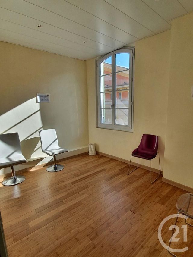 Afficher la photo en grand Appartement T3 à vendre - 3 pièces - 50.03 m2 - MARTIGUES - 13 - PROVENCE-ALPES-COTE-D-AZUR - Century 21 Icaza Immobilier