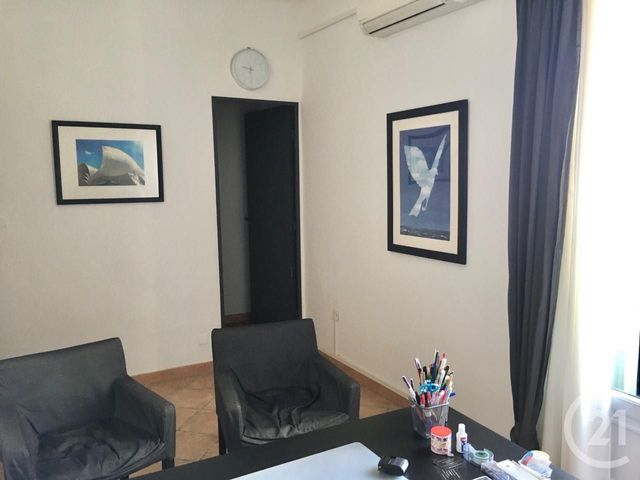 Afficher la photo en grand Appartement T3 à vendre - 3 pièces - 50.03 m2 - MARTIGUES - 13 - PROVENCE-ALPES-COTE-D-AZUR - Century 21 Icaza Immobilier
