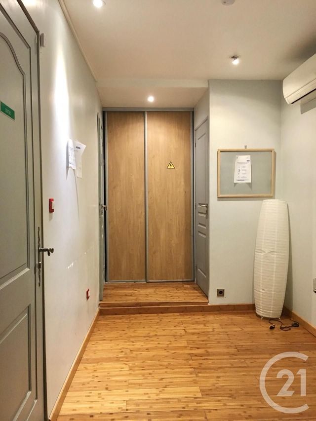 Afficher la photo en grand Appartement T3 à vendre - 3 pièces - 50.03 m2 - MARTIGUES - 13 - PROVENCE-ALPES-COTE-D-AZUR - Century 21 Icaza Immobilier