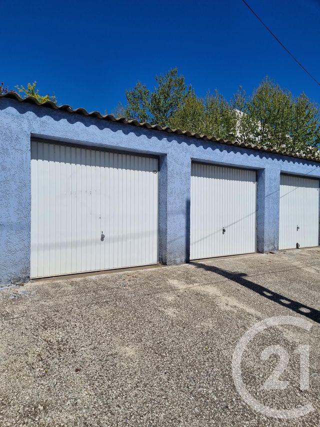 parking à louer - 15.0 m2 - MARTIGUES - 13 - PROVENCE-ALPES-COTE-D-AZUR - Century 21 Icaza Immobilier parking à louer - 15.0 m2 - MARTIGUES - 13 - PROVENCE-ALPES-COTE-D-AZUR - Century 21 Icaza Immobilier