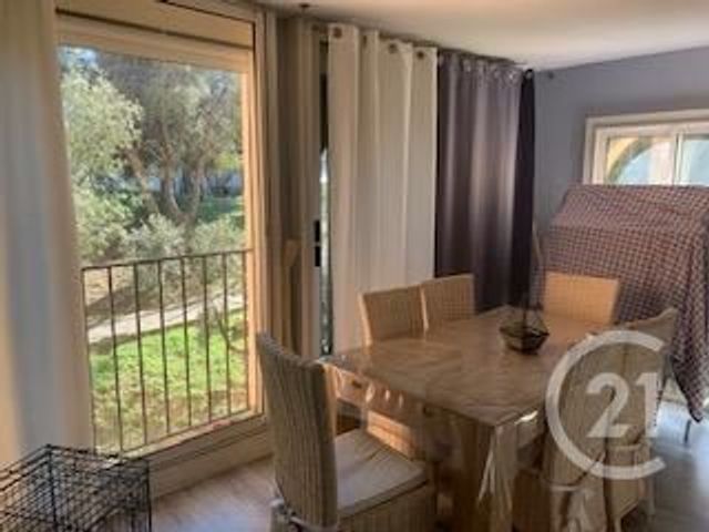 Afficher la photo en grand Appartement T3 à vendre - 3 pièces - 78.92 m2 - MARTIGUES - 13 - PROVENCE-ALPES-COTE-D-AZUR - Century 21 Icaza Immobilier