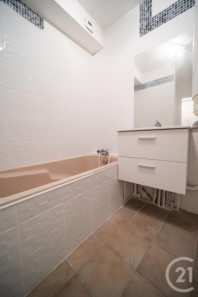 Studio à vendre - 1 pièce - 35.0 m2 - MARTIGUES - 13 - PROVENCE-ALPES-COTE-D-AZUR - Century 21 Icaza Immobilier Studio à vendre - 1 pièce - 35.0 m2 - MARTIGUES - 13 - PROVENCE-ALPES-COTE-D-AZUR - Century 21 Icaza Immobilier