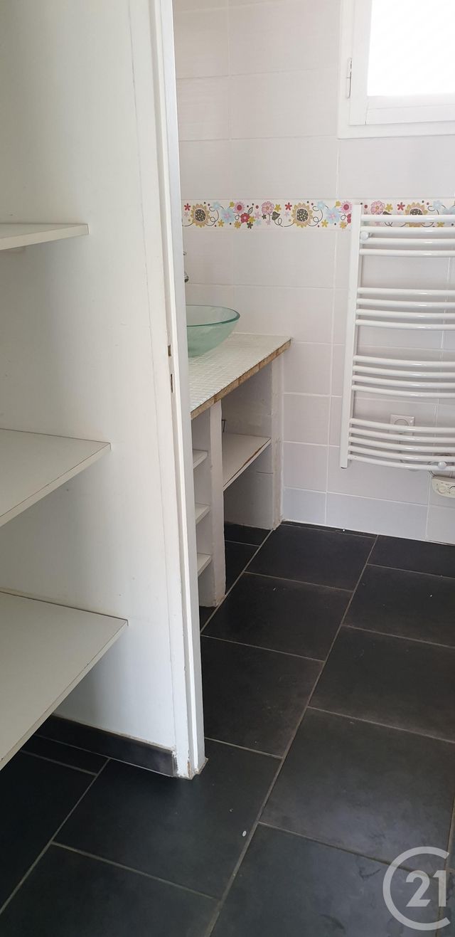 appartement à louer - 3 pièces - 62.0 m2 - MARTIGUES - 13 - PROVENCE-ALPES-COTE-D-AZUR - Century 21 Icaza Immobilier appartement à louer - 3 pièces - 62.0 m2 - MARTIGUES - 13 - PROVENCE-ALPES-COTE-D-AZUR - Century 21 Icaza Immobilier
