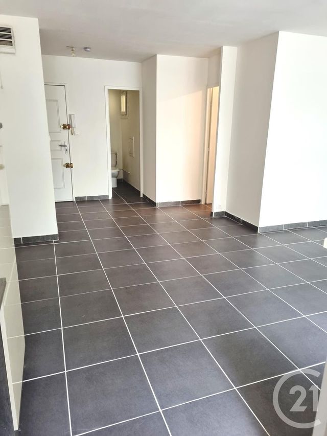 Afficher la photo en grand appartement à louer - 3 pièces - 60.01 m2 - MARTIGUES - 13 - PROVENCE-ALPES-COTE-D-AZUR - Century 21 Icaza Immobilier