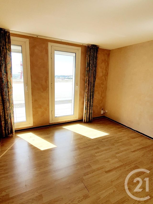 Appartement F5 à vendre - 5 pièces - 114.42 m2 - MARTIGUES - 13 - PROVENCE-ALPES-COTE-D-AZUR - Century 21 Icaza Immobilier Appartement F5 à vendre - 5 pièces - 114.42 m2 - MARTIGUES - 13 - PROVENCE-ALPES-COTE-D-AZUR - Century 21 Icaza Immobilier